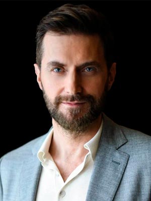  
Richard Armitage